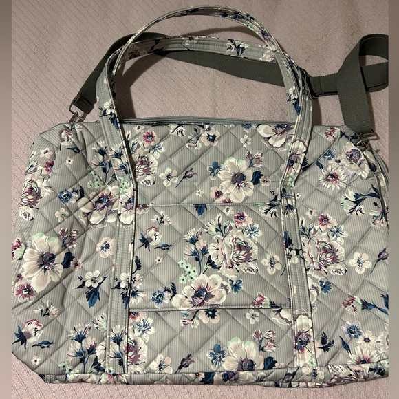 VERA BRADLEY Performance Twill Lay-Flat Duffel - Picture 4 of 6